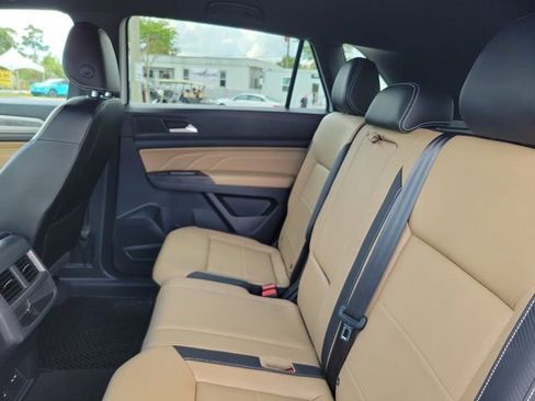 Used 2021 Volkswagen Atlas Cross Sport SE FWD image 15