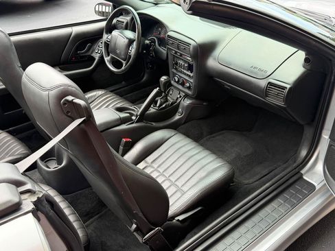 Used 2002 Chevrolet Camaro Z28 w/ Sport Appearance Pkg RWD image 31