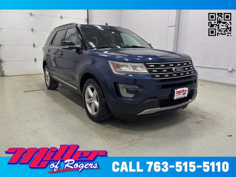 Used 2017 Ford Explorer XLT w/ Equipment Group 202A image 1