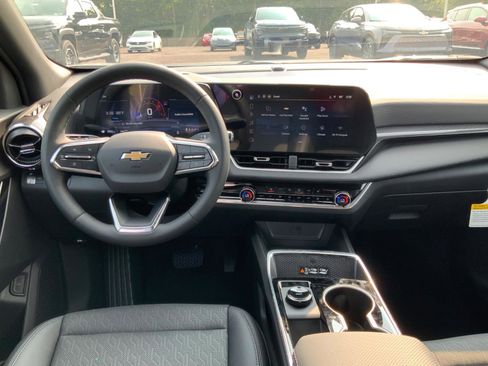 New 2026 Chevrolet Equinox LT w/ Convenience Package II image 16