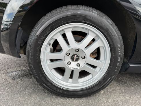 Used 2007 Ford Mustang Premium RWD image 30