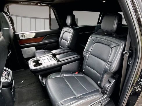 Used 2020 Lincoln Navigator L Reserve w/ Equipment Group 208A Reserve AWD/4WD image 28