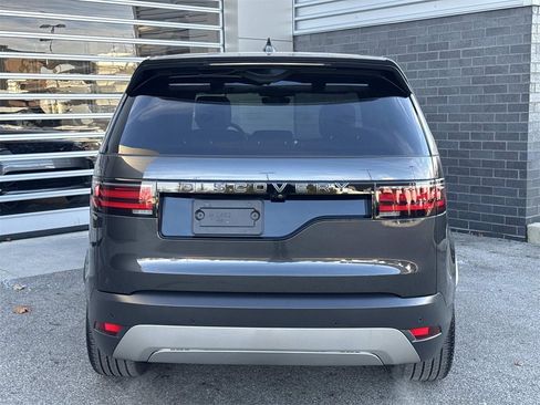 Used 2025 Land Rover Discovery S image 5