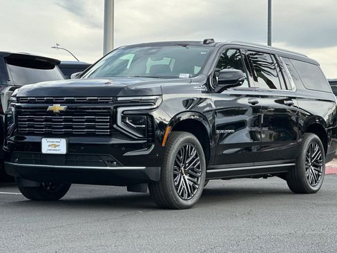 New 2026 Chevrolet Suburban High Country image 8