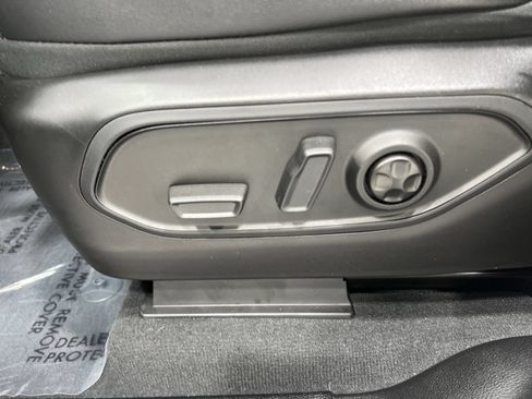 Used 2024 Jeep Grand Cherokee Altitude AWD/4WD image 18