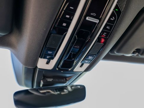 Certified 2023 Porsche Cayenne S Platinum image 21