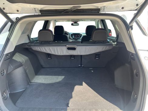 Used 2023 GMC Terrain SLE w/ Driver Convenience Package image 13