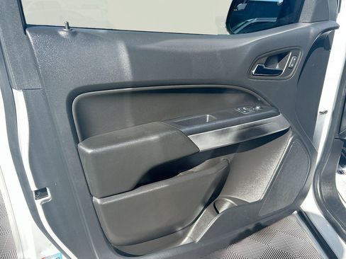 Used 2022 Chevrolet Colorado LT w/ Fleet Safety Package image 14