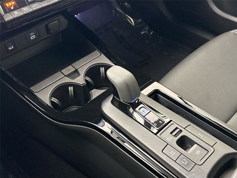 Used 2024 Toyota Prius XLE image 27