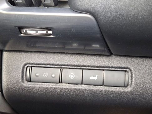 Used 2022 Nissan Pathfinder SL AWD/4WD image 24