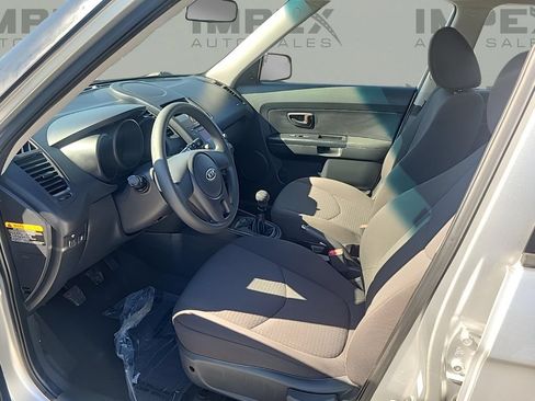 Used 2010 Kia Soul FWD image 9