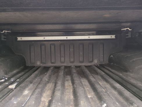 Certified 2021 Nissan Frontier SV RWD image 32