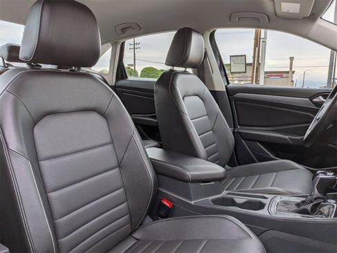 Used 2024 Volkswagen Jetta SE image 32