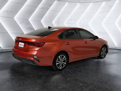 Used 2023 Kia Forte LXS FWD image 4