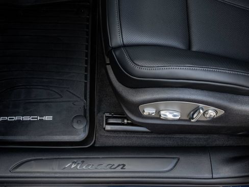Certified 2026 Porsche Macan AWD/4WD image 20