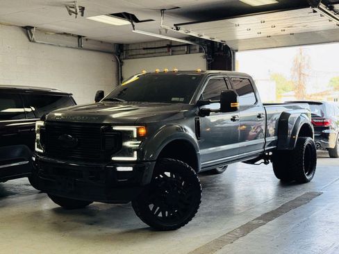 Used 2020 Ford F450 Lariat w/ Lariat Ultimate Package AWD/4WD image 19