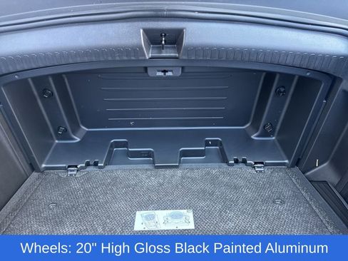 Used 2026 Chevrolet Traverse LT w/ Midnight/Sport Edition image 10