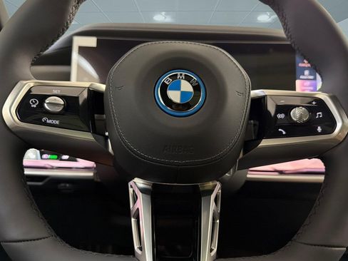 Used 2026 BMW i7 eDrive50 w/ M Sport Package RWD image 11