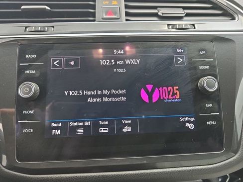 Used 2018 Volkswagen Tiguan SE image 30