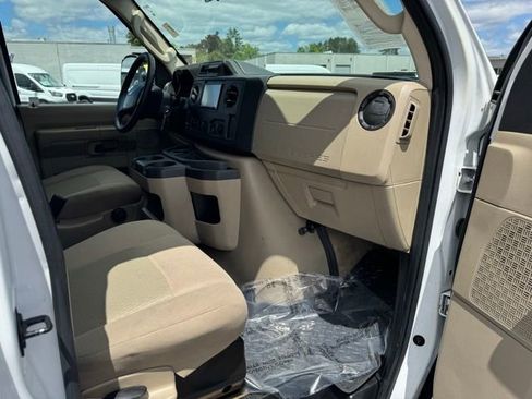 Used 2014 Ford E-350 and Econoline 350 XLT RWD image 22