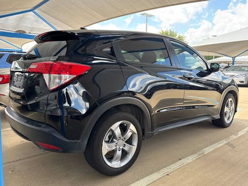 Used 2022 Honda HR-V LX image 6