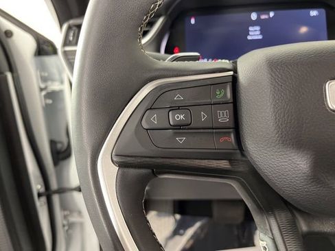 Used 2024 Jeep Grand Cherokee L Laredo image 22