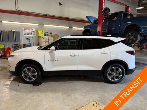 Used 2026 Chevrolet Blazer LT w/ Convenience Package AWD/4WD image 2
