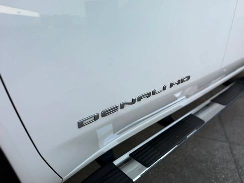 Used 2020 GMC Sierra 2500 Denali w/ Denali Ultimate Package AWD/4WD image 19
