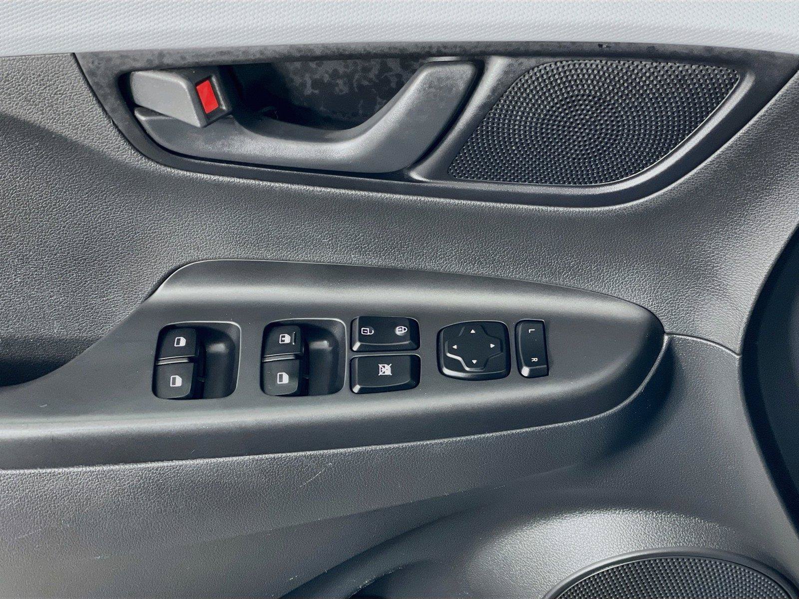 Used 2019 Hyundai Kona SE FWD image 20