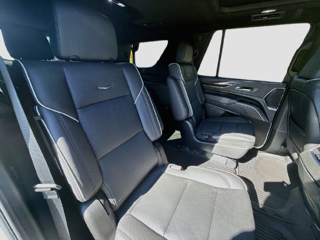 Used 2023 Cadillac Escalade Premium Luxury AWD/4WD image 26