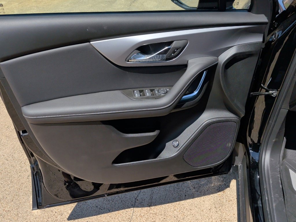 New 2026 Chevrolet Blazer LT w/ Convenience Package FWD image 10