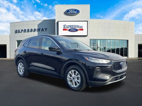 Used 2023 Ford Escape Active w/ Tech Pack #2 image 4