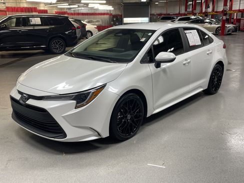 Certified 2023 Toyota Corolla LE image 5