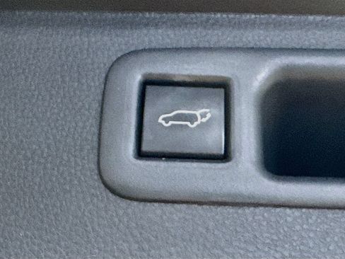 Used 2023 Toyota Highlander XSE FWD image 34