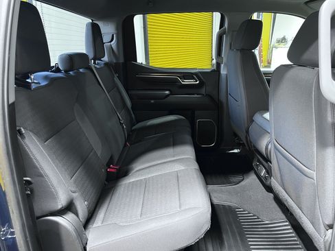 Used 2022 Chevrolet Silverado 1500 LT AWD/4WD image 18