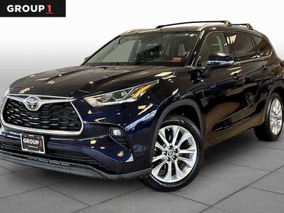 Used 2023 Toyota Highlander Limited