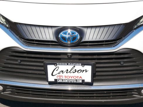 Certified 2024 Toyota Venza Limited AWD/4WD image 9