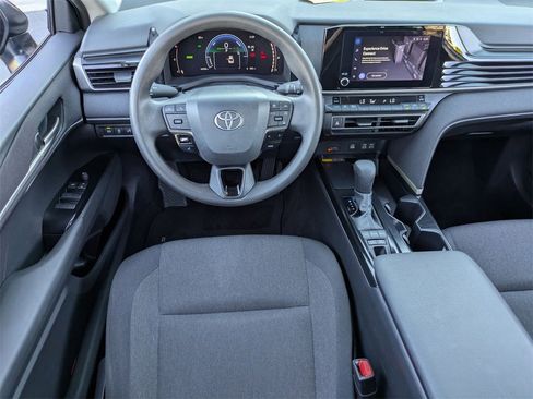 Used 2025 Toyota Camry LE image 25