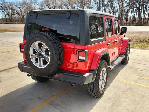 Used 2020 Jeep Wrangler Unlimited Sahara image 4