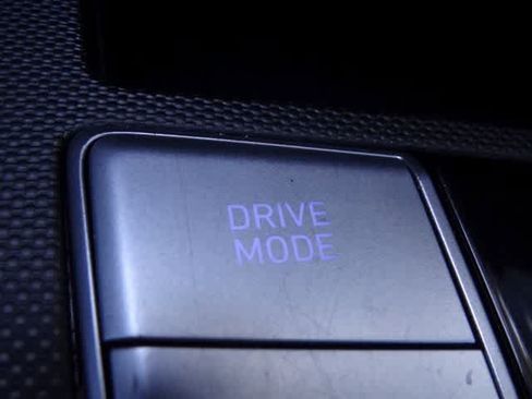 Used 2024 Hyundai Elantra SEL FWD image 39