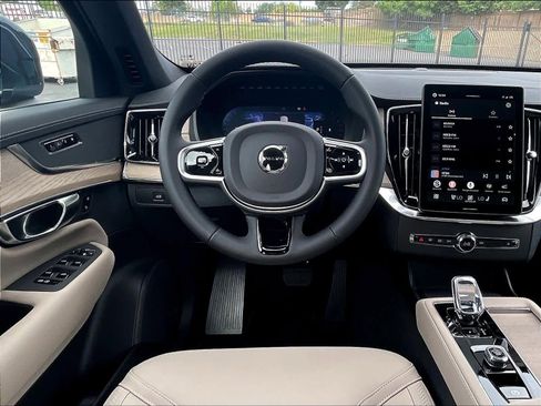 New 2026 Volvo XC90 B5 Core image 15