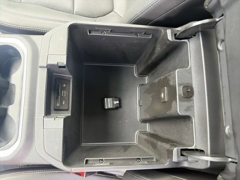 Used 2019 GMC Sierra 1500 SLT w/ SLT Premium Plus Package AWD/4WD image 26