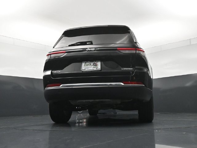 Used 2023 Jeep Grand Cherokee Limited w/ Trailer Tow Prep Group (B) AWD/4WD image 23
