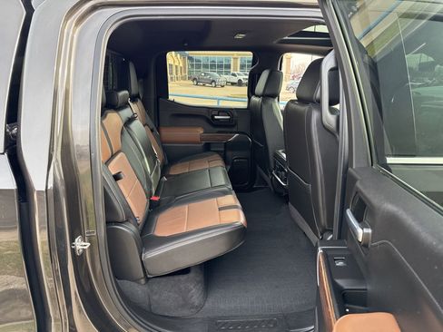 Used 2021 Chevrolet Silverado 1500 High Country w/ Technology Package image 11