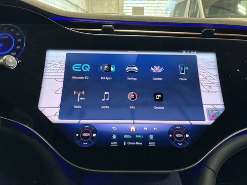 Used 2023 Mercedes-Benz EQS 580 4MATIC Sedan w/ Exclusive Trim Package image 21