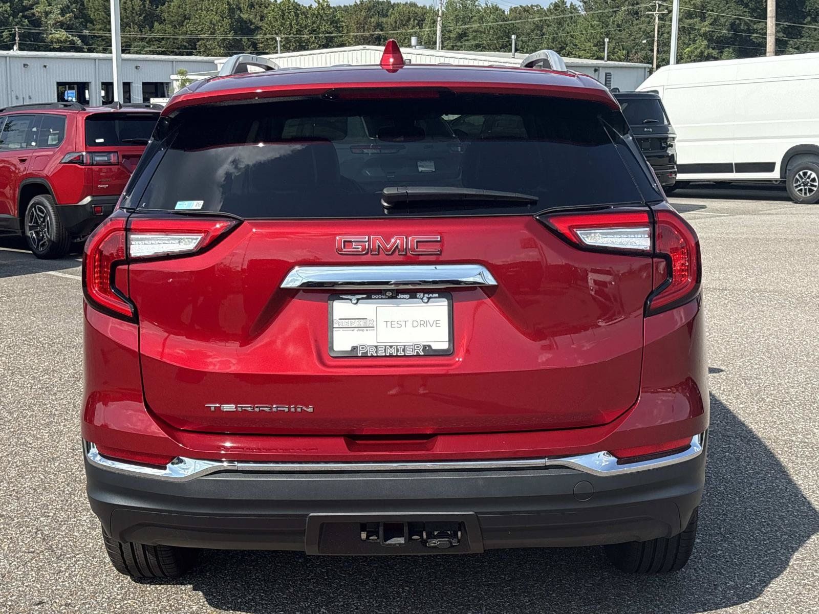 Used 2024 GMC Terrain SLT FWD image 6