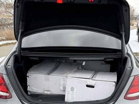 Used 2018 Mercedes-Benz E 300 4MATIC image 8