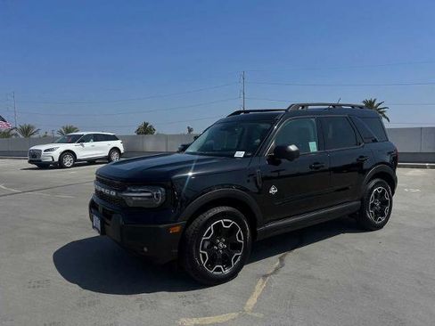 Certified 2025 Ford Bronco Sport Outer Banks w/ Outer Banks Tech Package+ image 1