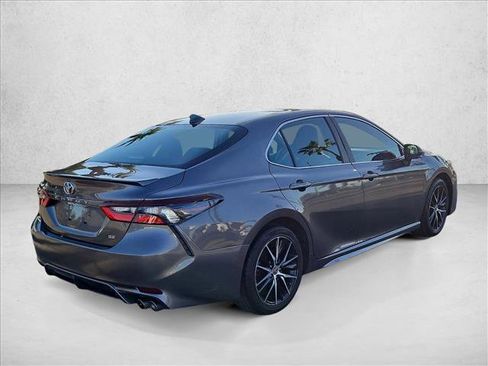 Used 2023 Toyota Camry SE image 5