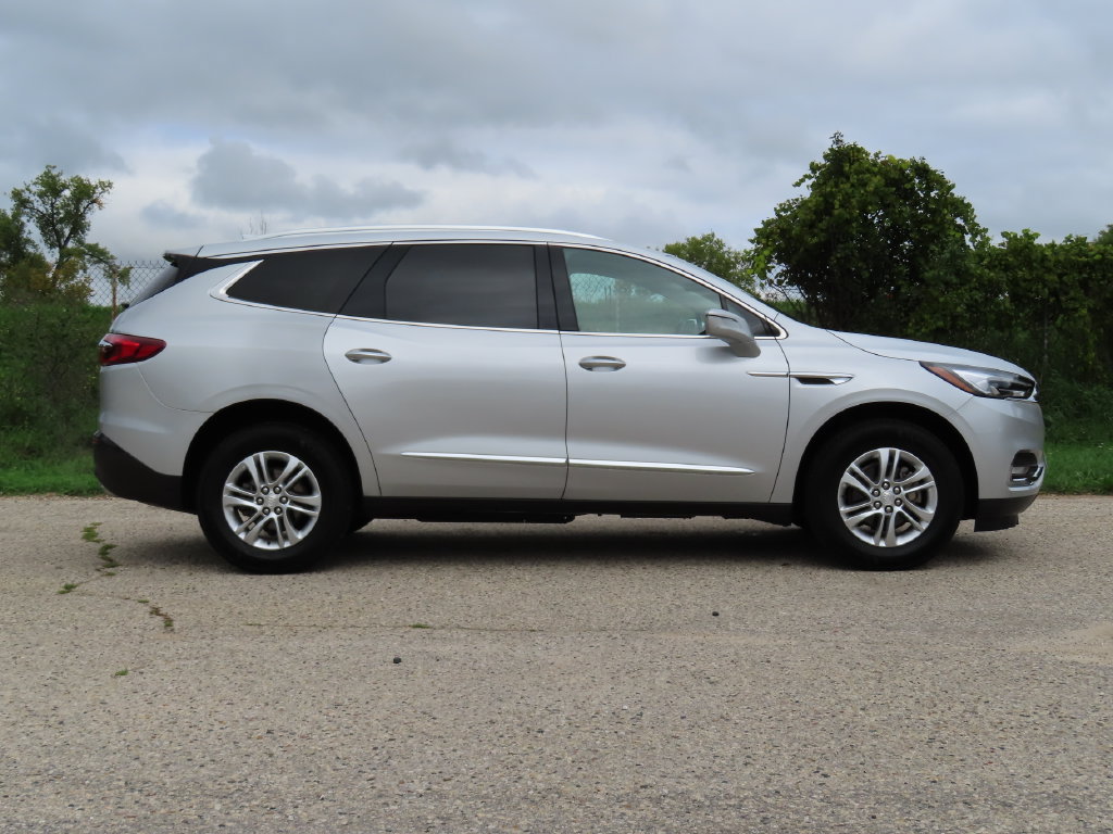 Used 2020 Buick Enclave Essence w/ Sound and Sites Package AWD/4WD image 2